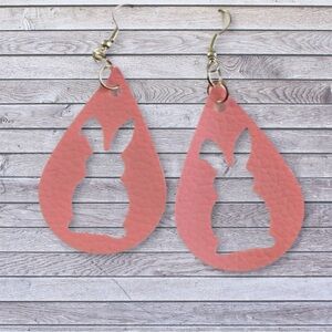 2/$15 🦩 NEW faux leather pink bunny earrings